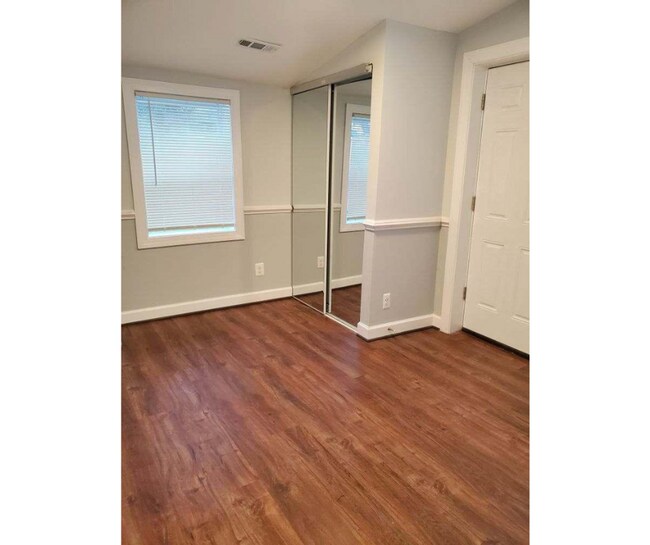 Building Photo - 3247 Magnolia Ave