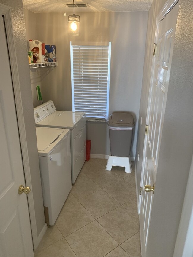 Building Photo - 2409 Serenity Bend