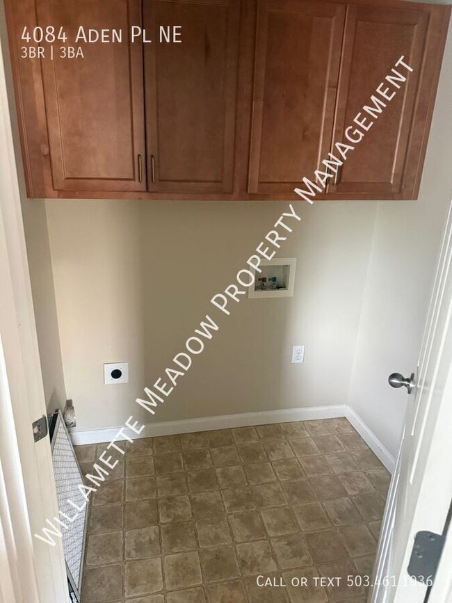 Building Photo - 4084 Aden Pl NE