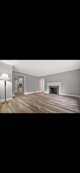Building Photo - 325 Winding River Dr