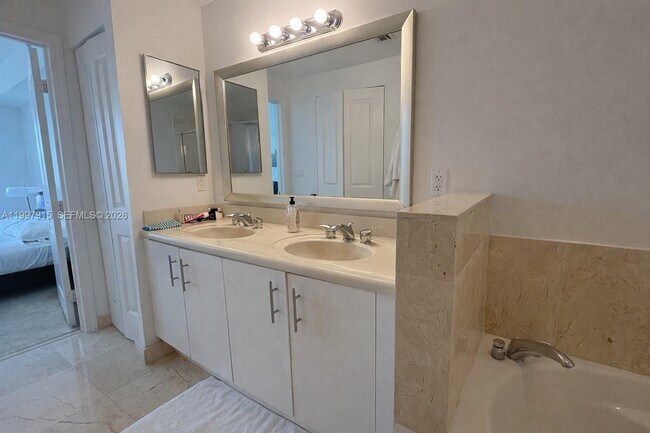 Building Photo - 7900 Harbor Island Dr