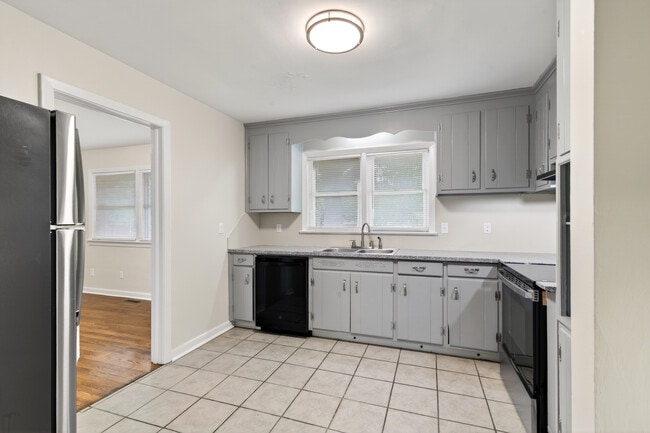 Building Photo - 62 Cline Dr