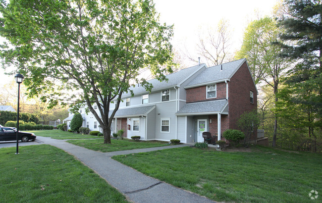 Building Photo - Wilbraham Commons