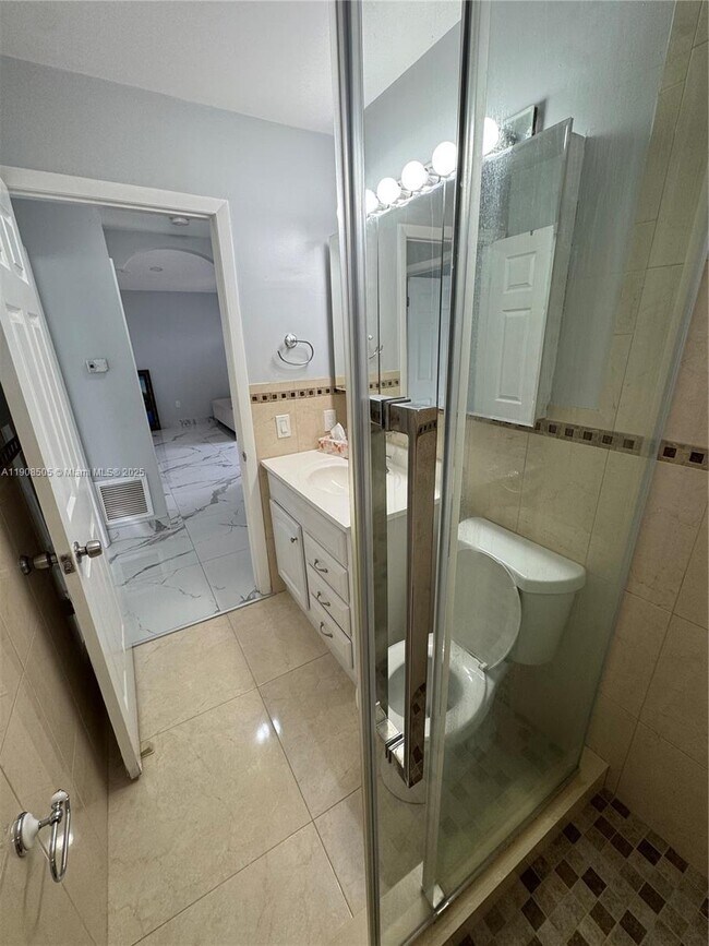 Building Photo - 8701 NW 109th Terrace