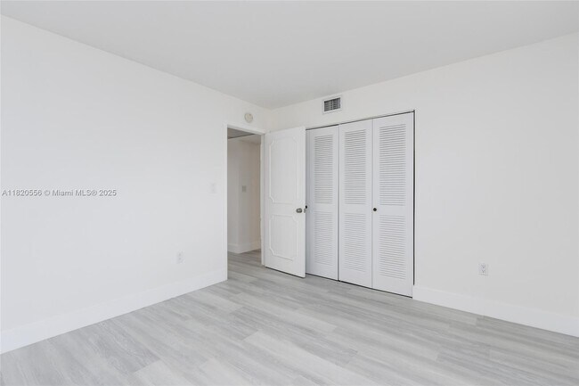 Building Photo - 3600 NE 170th St