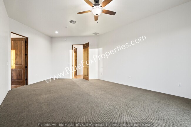 Building Photo - 13037 N Red Quail Pl
