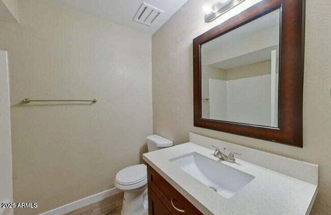 Building Photo - 11040 N 28th Dr