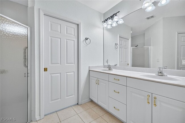 Building Photo - 2007 SW 43rd Terrace