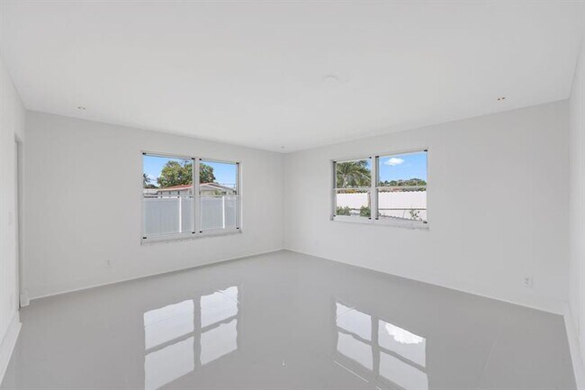 Building Photo - 3349 El Vedado Ct E