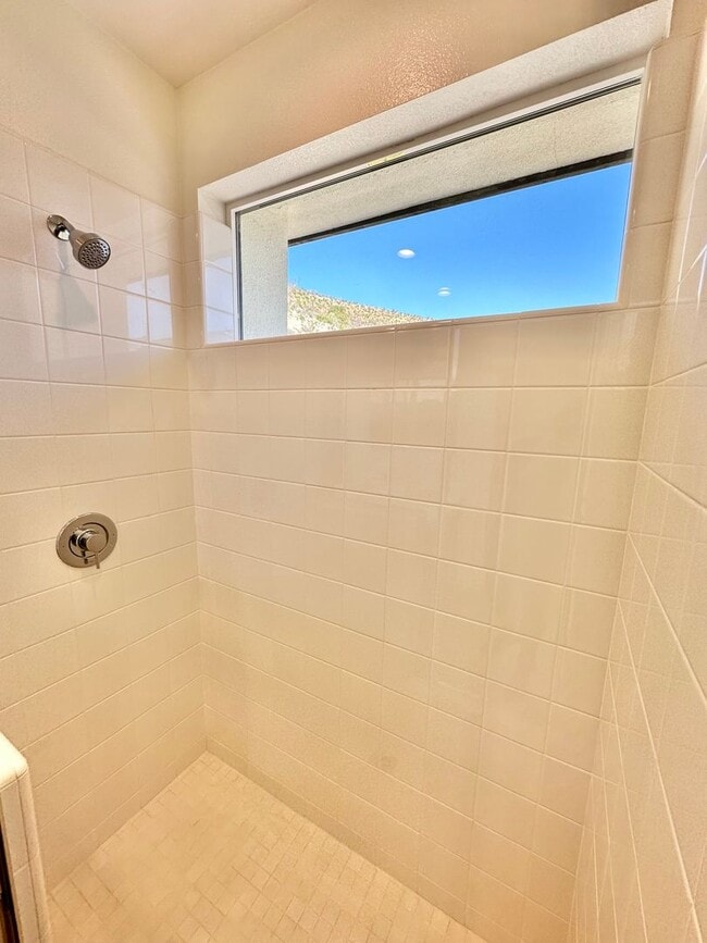 Building Photo - Brand New Townhome Overlooking Mission Valley