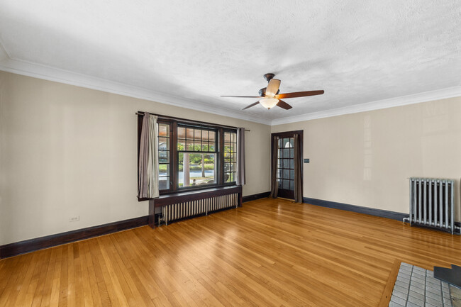 Living Room - 10206 Clifton Blvd