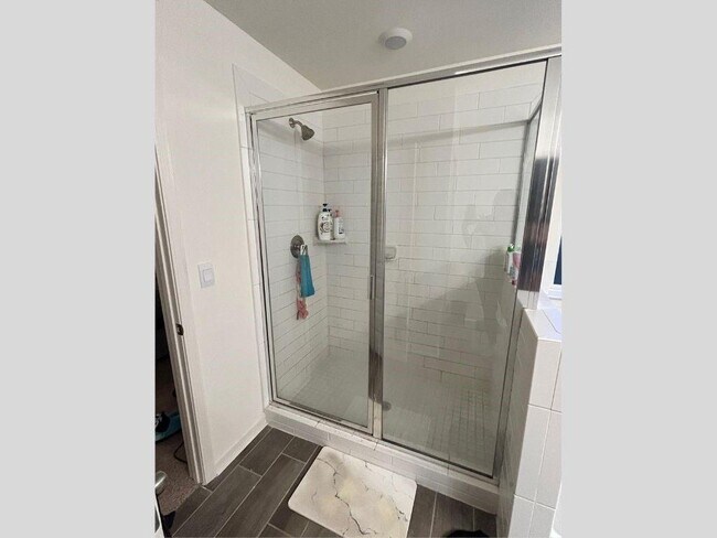 Building Photo - 1120 Trident Maple Chase