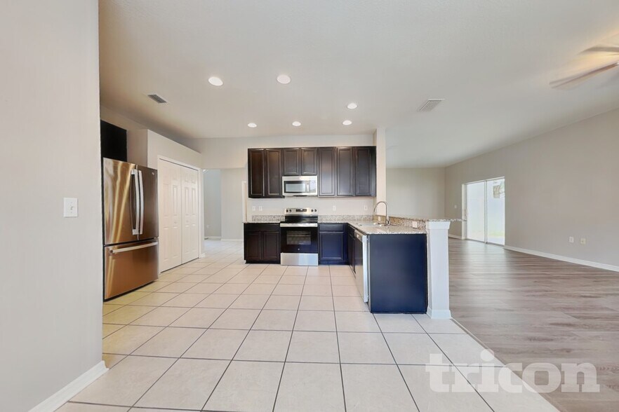 Building Photo - 34953 Meadow Reach Dr
