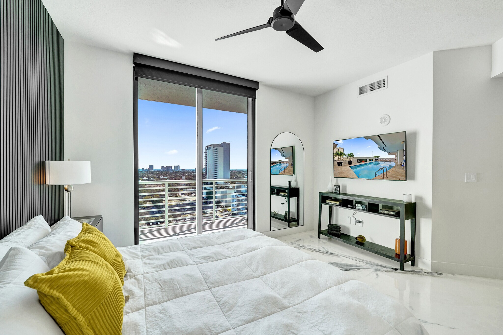 Building Photo - 315 NE 3rd Ave