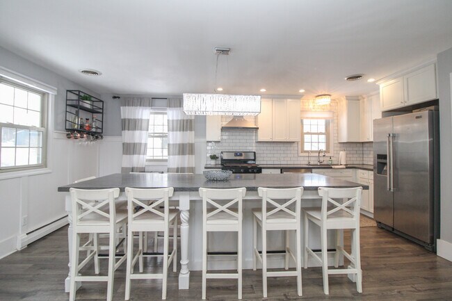 Building Photo - 213 Blueberry Dr