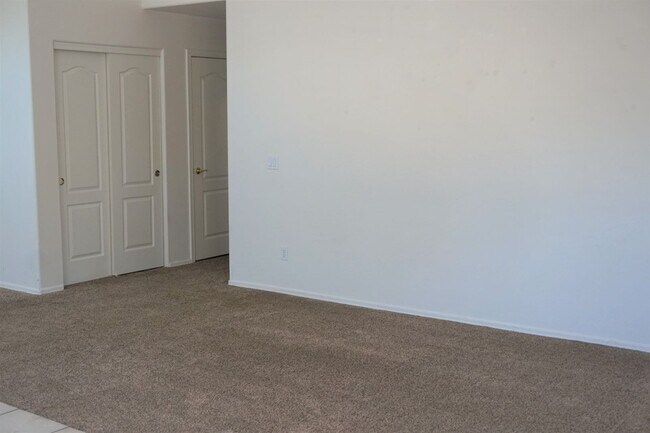 Building Photo - Close to Fort Huachuca