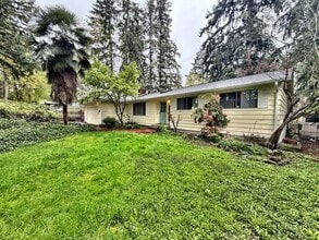 Building Photo - 14011 Blackberry Ln NE