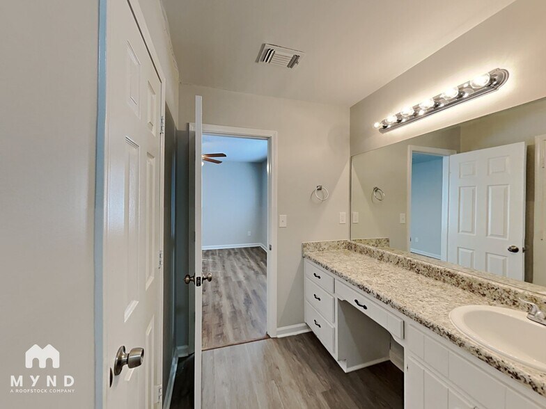 Building Photo - 2979 Bayberry Ct
