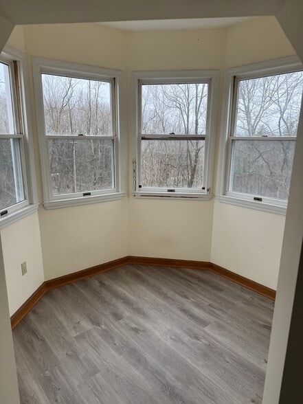 Building Photo - 340 Granite Hill Rd