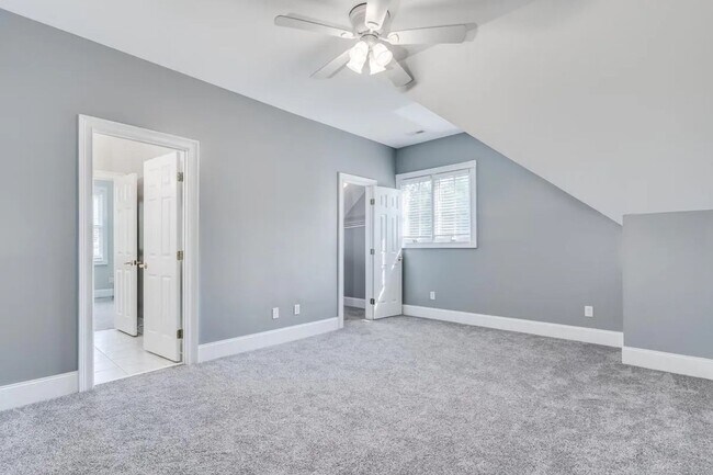 Building Photo - Beautiful home in Lake Carolina Harborside with Fully Equipped Private Apartment