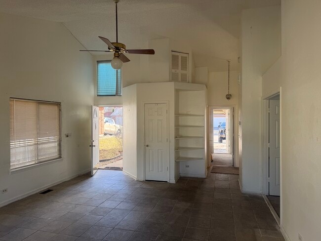 Building Photo - 1009 Pheasant Run Ln