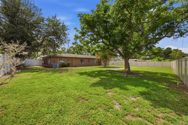 Building Photo - 808 N Mac Dill Ave