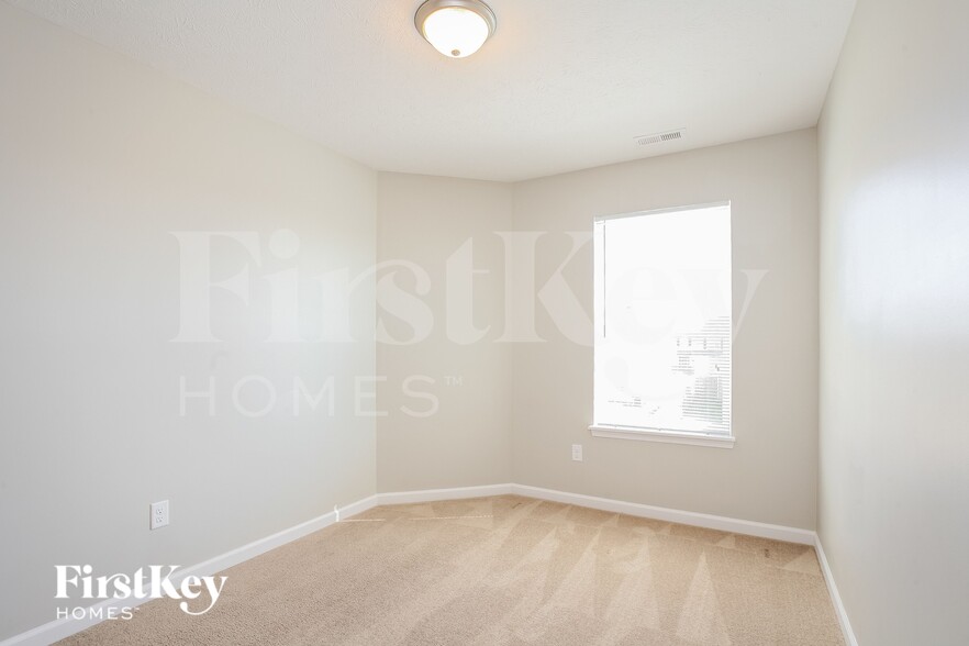 Building Photo - 8107 Grove Berry Way