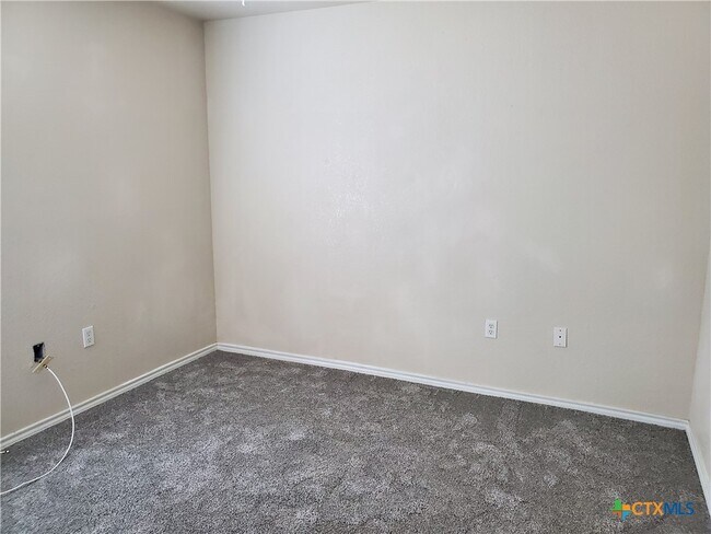 Building Photo - 3435 Rob Roy St