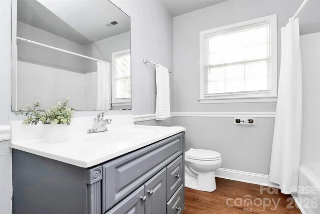 Building Photo - 919 Pineborough Rd