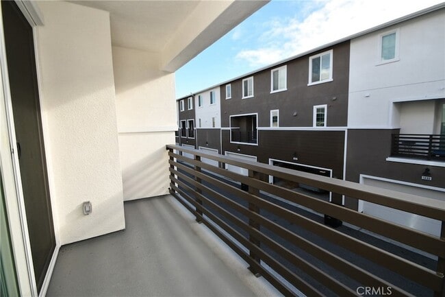 Building Photo - 1487 Skyline Ln