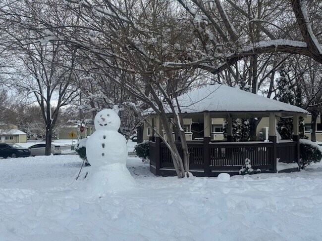 Building Photo - Two bedroom one bath condo in South Reno
