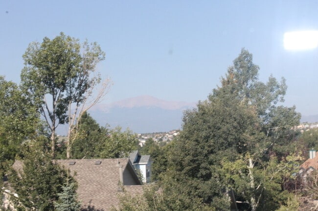 Building Photo - $1742 | 2BR/2BA | Lovely Townhome with a P...