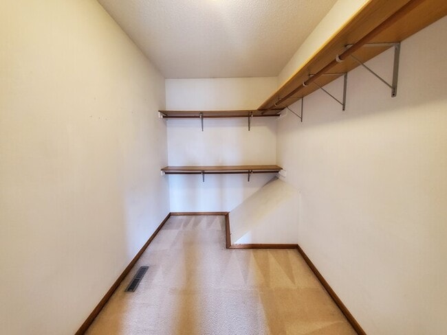 Building Photo - Meadowbrook Townhomes