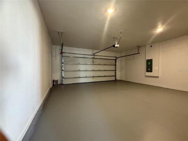 Building Photo - 3467 Howell Dr