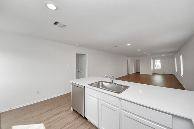 Building Photo - 9010 Estes Lks Dr