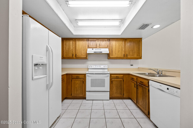 Building Photo - 3156 Dunhill Dr