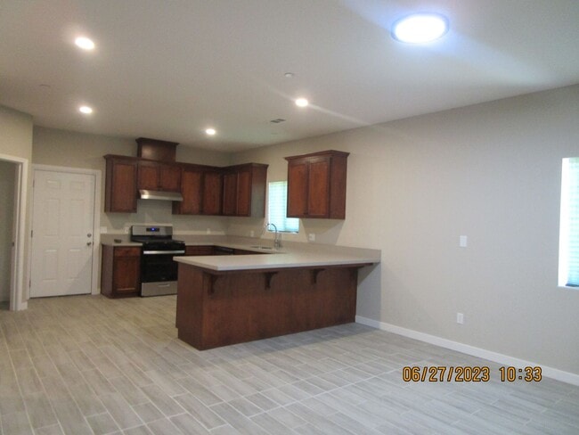 Building Photo - East Bakersfield Newly Built