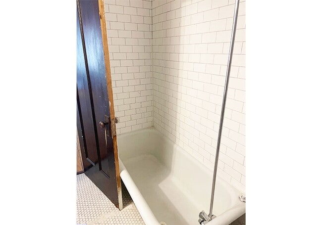 Building Photo - 3027 Clifton Ave