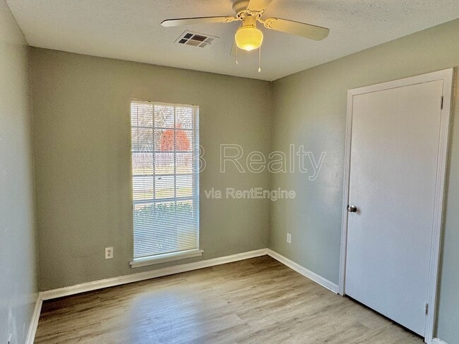 Building Photo - 3022 Montwood Dr