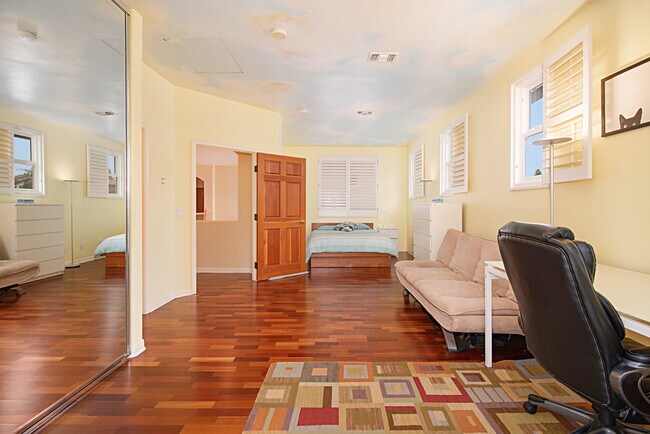 Building Photo - 14061 Mercado Dr