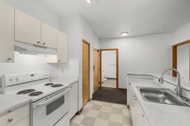 Interior Photo - Bookmark Apartments