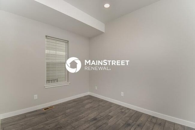 Building Photo - 4 Bedroom Pet-Friendly Home in Colorado Sp...