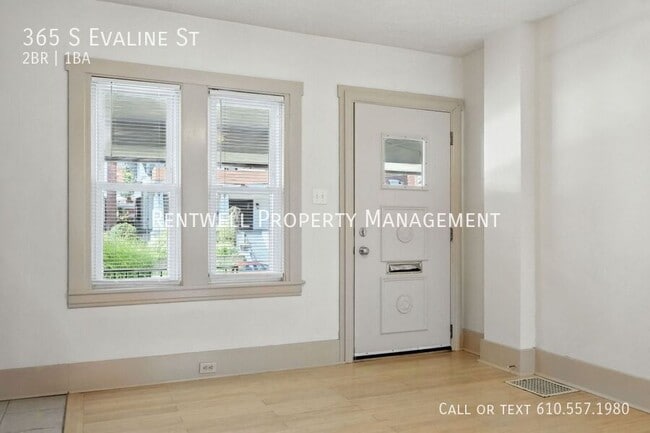 Building Photo - 365 S Evaline St