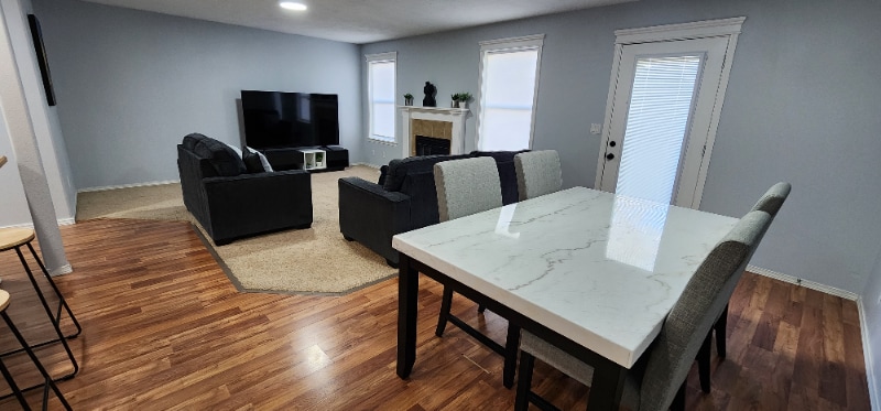 Building Photo - 1122-1122 SW Mayflower