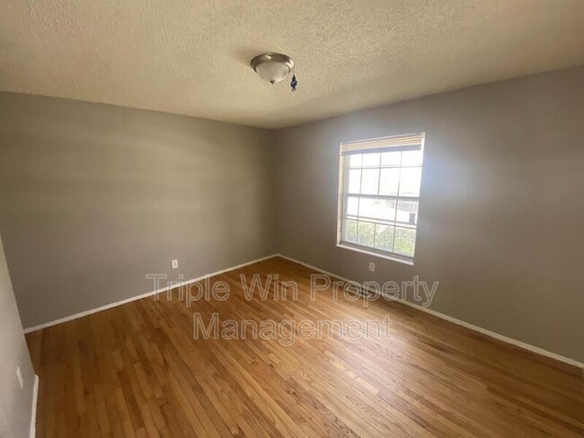 Building Photo - 14655 Fox Manor Dr