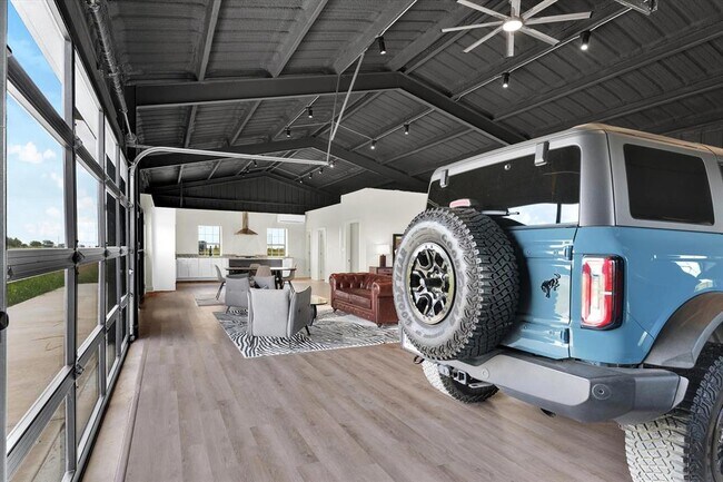 Building Photo - 261 Co Rd 423