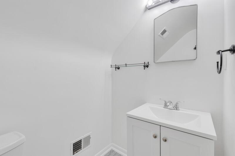 Building Photo - 8212 Dorset Ave