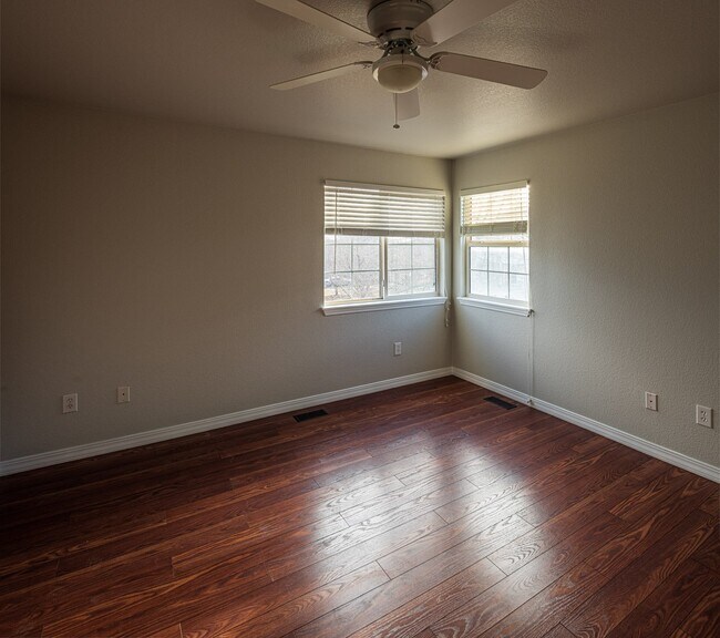 Building Photo - 1419 Red Mountain Dr