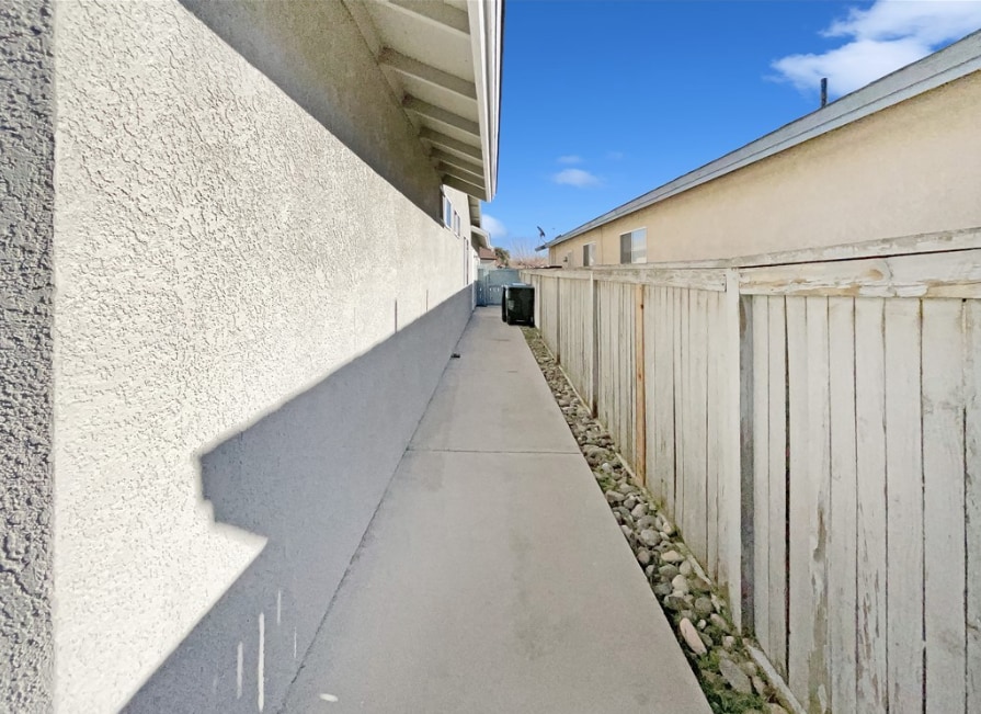 Building Photo - 12362 Highgate Ave