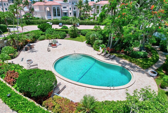 Building Photo - 3951 Gulf Shore Blvd N